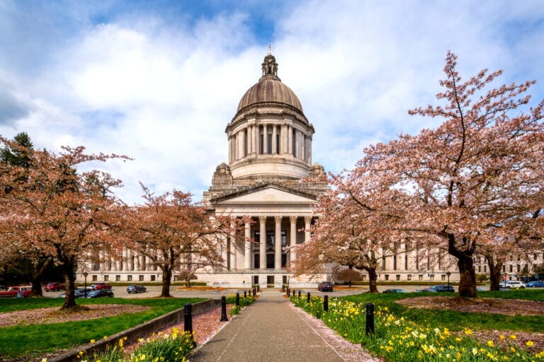 Washington state capitol building in Spring